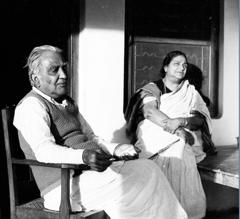 Neem Karoli Baba sends the warning to Kamla Didi