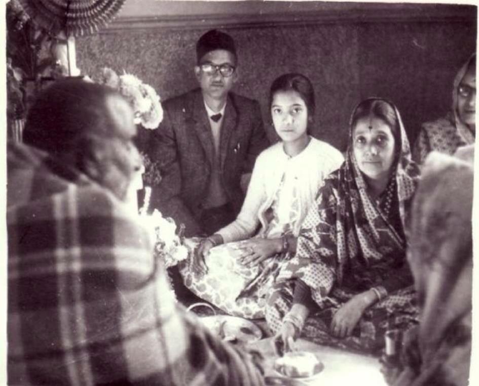 Neem Karoli baba turned Ganga jal to milk